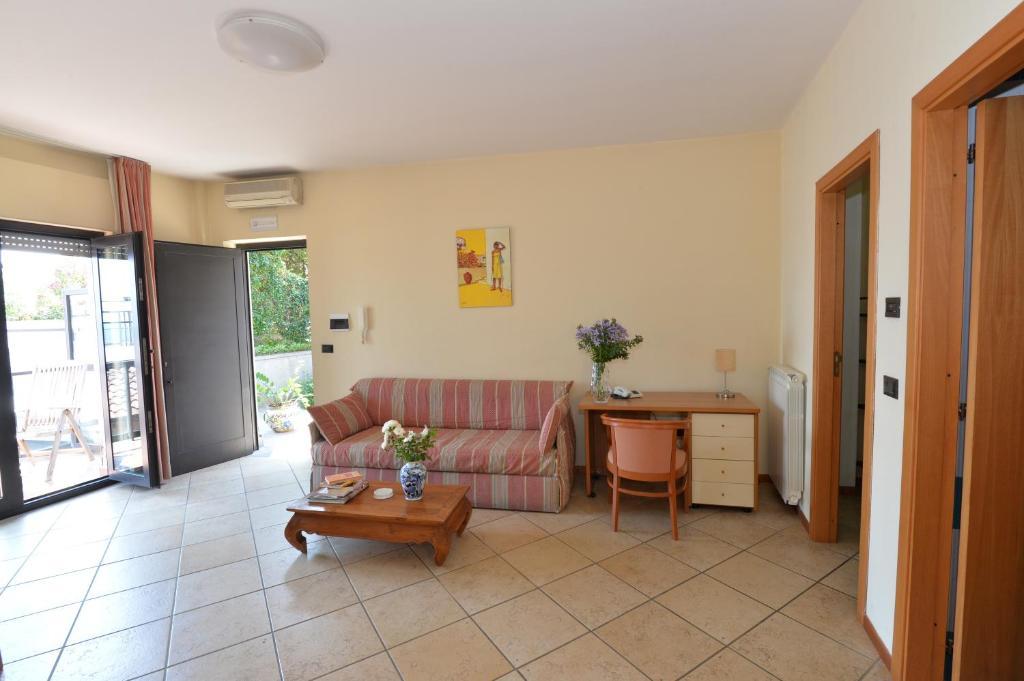 Miramare Residence Pozzuoli Szoba fotó